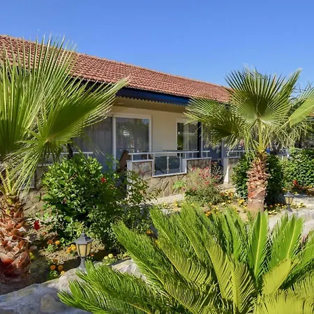 Esmeralda Butik 3* Kızılot