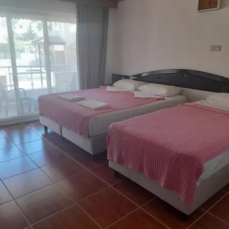 Esmeralda Butik 3*